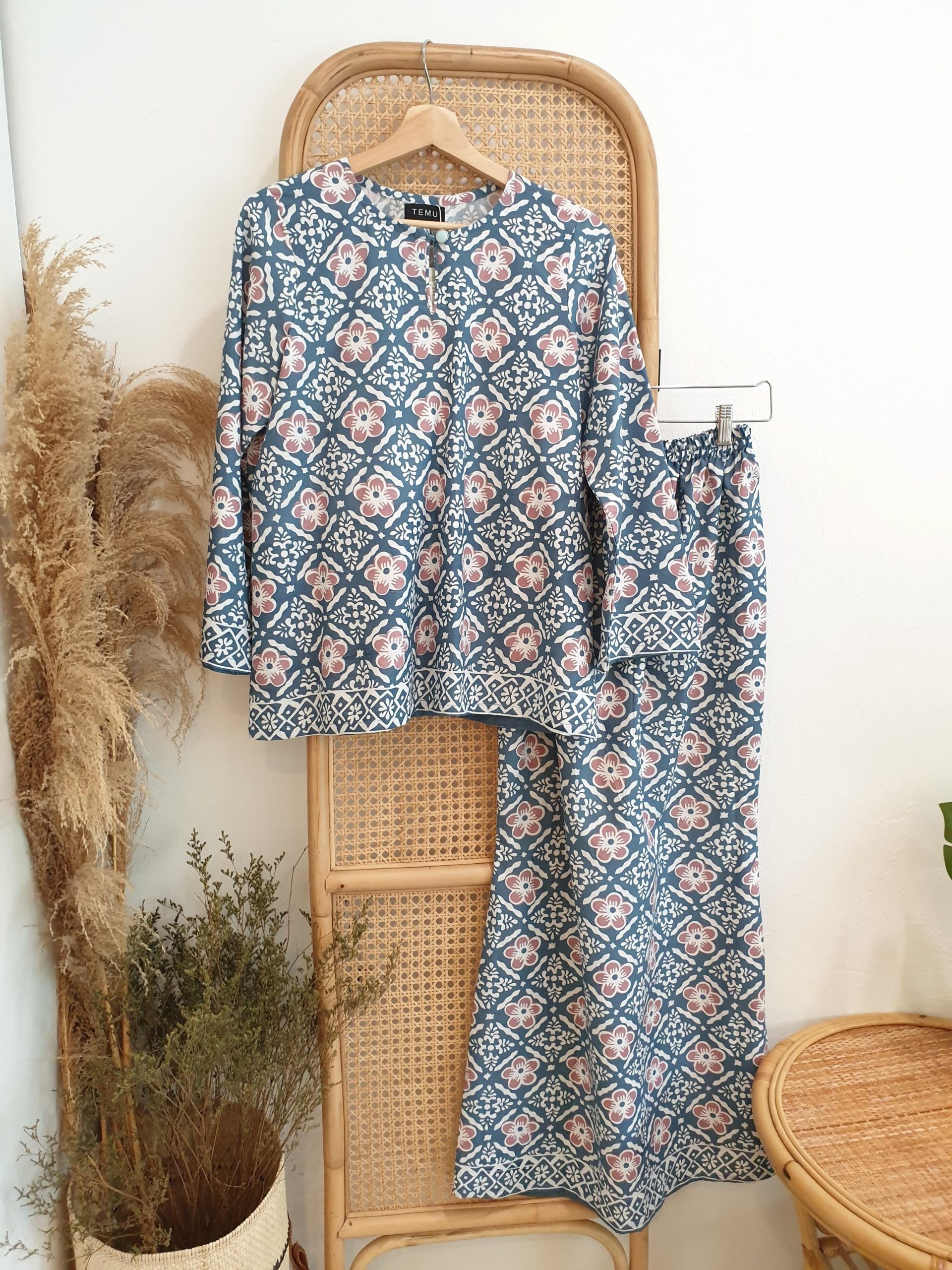 D5CDE1E8-EC76-4E89-AAB0-8B0C30752422